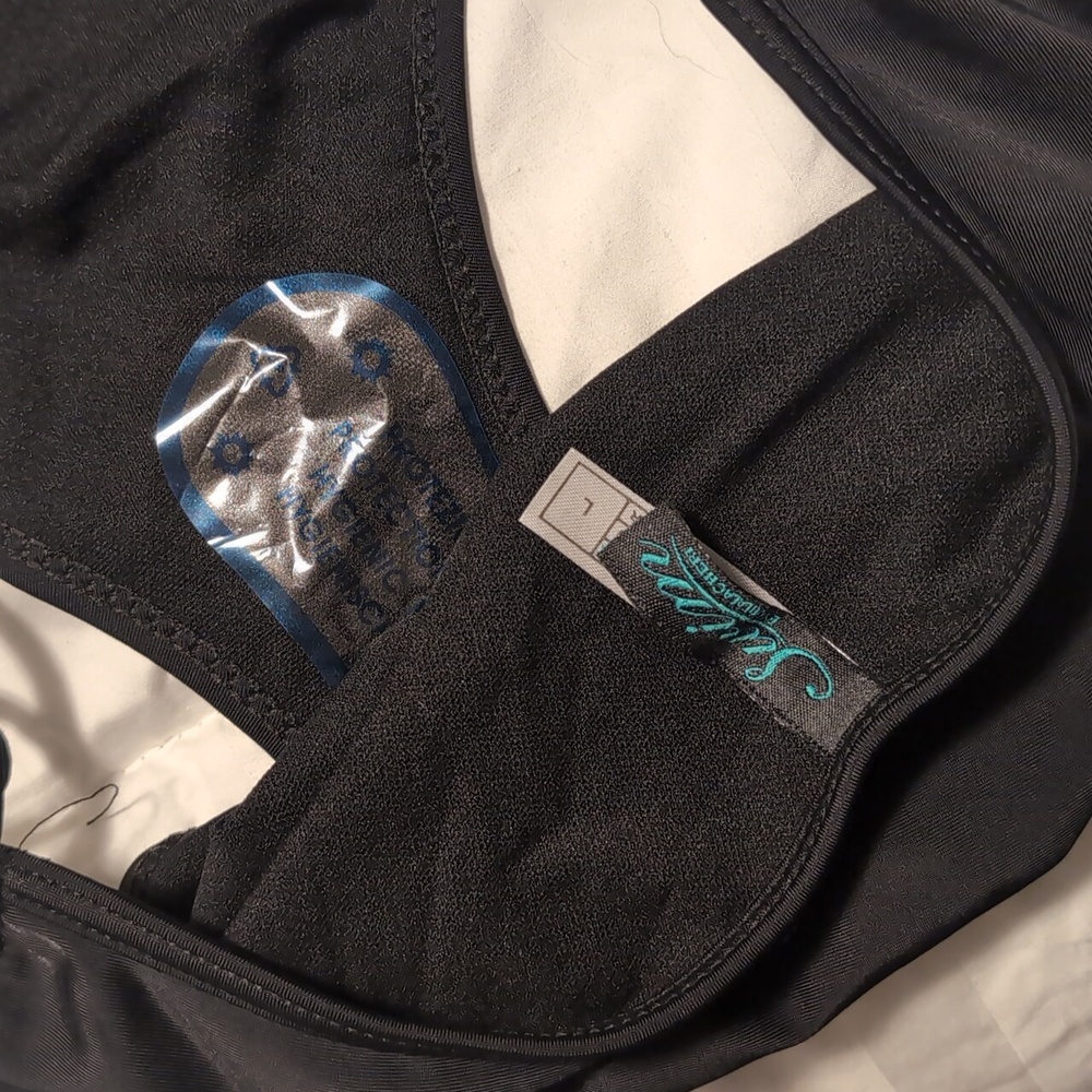 Bathing suit - Picture 8 of 11